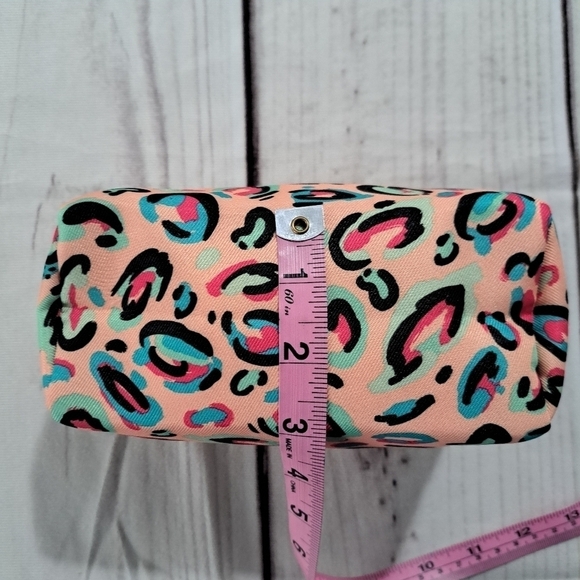 CLINIQUE MAKEUP BAG - Picture 3 of 6